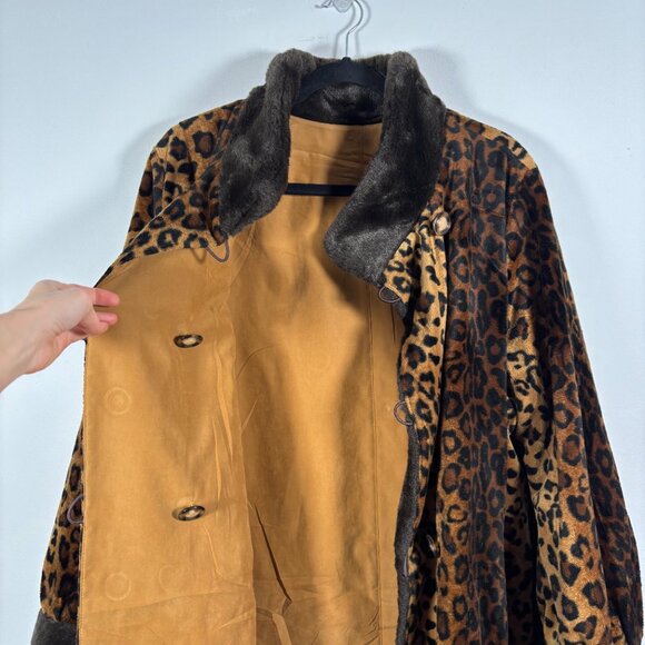 Vintage Leopard Faux Fur Jacket Winter Coat Whimsigoth Old Money Size Medium - Picture 9 of 11